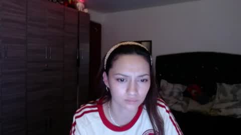 holy_julii online show from June 24, 2026, 2:10 am