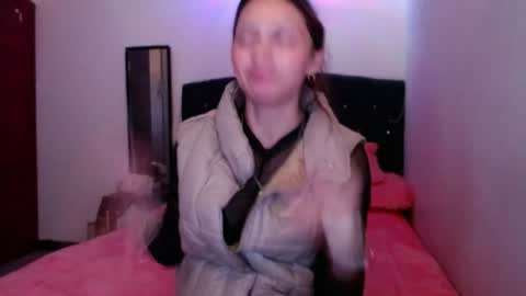 holy_julii online show from July 12, 2026, 5:31 am