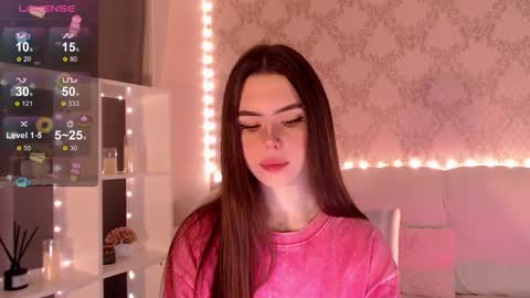 Mia online show from November 7, 2025, 3:39 am