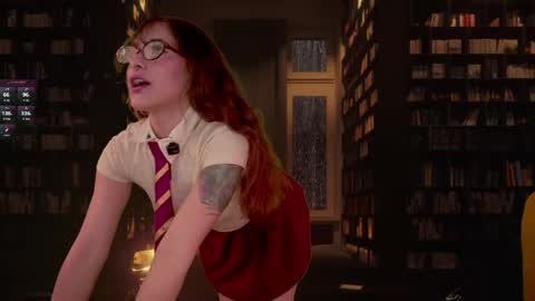 honeeeey_ online show from April 4, 2026, 9:23 pm