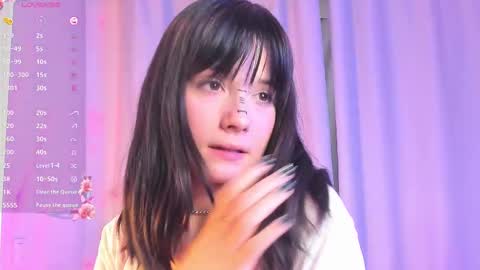 Snapshot of honeey_beee chatting on September 17, 2025, 7:37 pm May online show from September 17, 2025, 7:37 pm