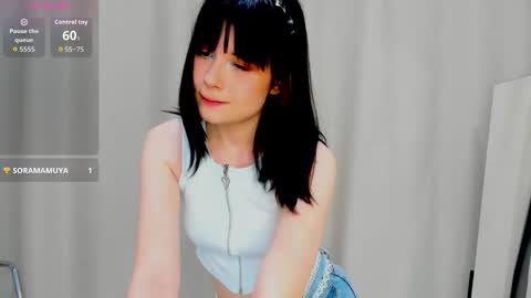 Snapshot of honeey_beee chatting on September 30, 2025, 7:19 pm May online show from September 30, 2025, 7:19 pm