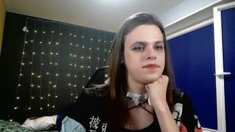 Honelints boyblonde hair AsterMIntfemboybrown hair online show from January 6, 2025, 8:07 pm