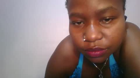 honey_beb online show from October 9, 2025, 9:35 pm