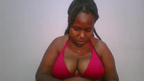 honey_beb online show from November 11, 2025, 5:24 pm