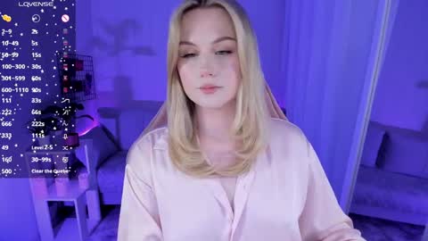Snapshot of honey_blondee chatting on May 3, 2026, 7:31 pm Tammy online show from May 3, 2026, 7:31 pm