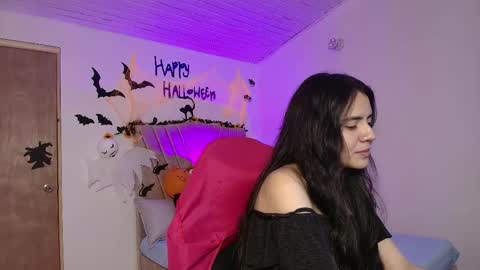   online show from October 7, 2025, 2:58 pm