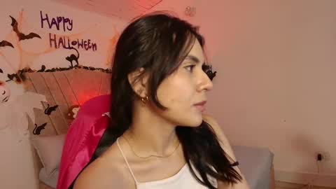   online show from October 8, 2025, 2:58 pm