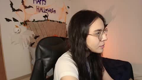   online show from October 13, 2025, 2:28 pm