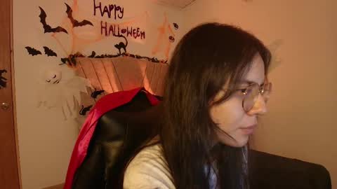   online show from October 14, 2025, 2:29 pm