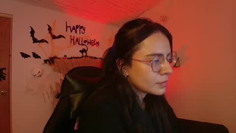   online show from October 21, 2025, 3:57 pm