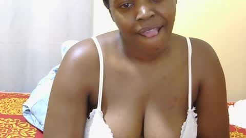 honey_caddy online show from June 12, 2026, 6:23 am