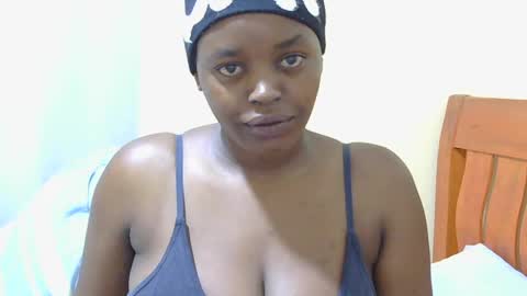 honey_caddy online show from June 23, 2026, 4:43 am