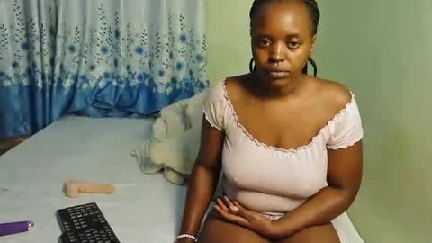 honey_caddy online show from July 3, 2026, 4:02 pm