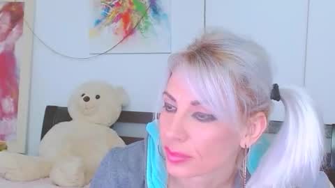 honey_lara online show from March 10, 2026, 2:16 am