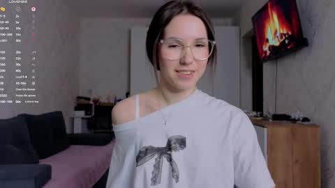 honey_peachy online show from May 11, 2026, 4:04 pm