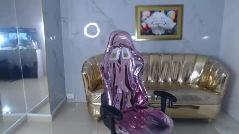 HONEY  online show from February 1, 2025, 12:58 pm