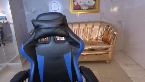 HONEY  online show from February 3, 2026, 1:05 pm