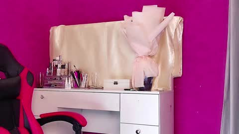 Snapshot of honey_yani chatting on December 19, 2024, 10:00 pm yani online show from December 19, 2024, 10:00 pm