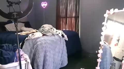 Snapshot of honeybabiii6969 chatting on February 20, 2026, 8:42 pm honeybabiii6969 online show from February 20, 2026, 8:42 pm