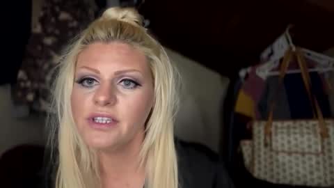 Snapshot of honeybuhnny chatting on February 17, 2026, 2:52 am honeybuhnny online show from February 17, 2026, 2:52 am