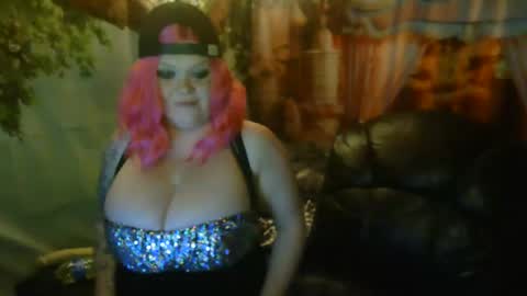 Snapshot of honeychambers chatting on November 11, 2025, 12:10 am honeychambers online show from November 11, 2025, 12:10 am