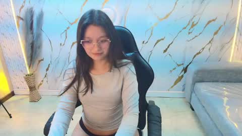 honeydoll_tf online show from May 5, 2026, 2:14 pm
