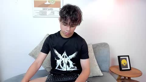 honeymoon_sariel online show from February 26, 2026, 1:32 pm