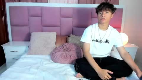 honeymoon_sariel online show from May 10, 2026, 2:11 pm