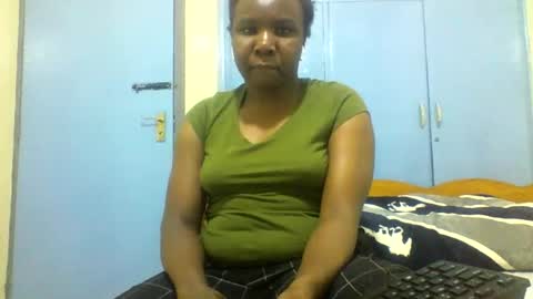 Honeymuny online show from October 28, 2025, 9:39 pm