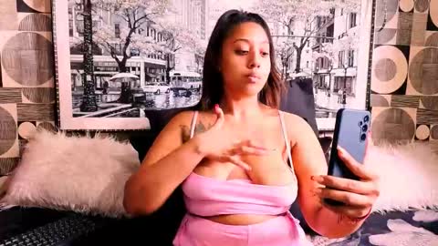 Snapshot of honeyrae01 chatting on February 12, 2026, 6:30 am honeyrae01 online show from February 12, 2026, 6:30 am