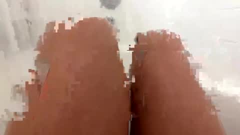 honeysuckleee online show from October 10, 2025, 6:12 am