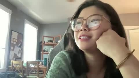 HoneySunshineNeko online show from April 17, 2026, 6:33 pm