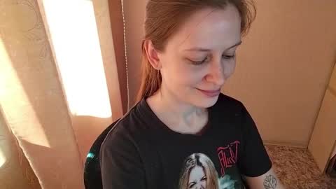 Snapshot of honeyy_bun chatting on June 4, 2026, 10:32 am honeyy_bun online show from June 4, 2026, 10:32 am