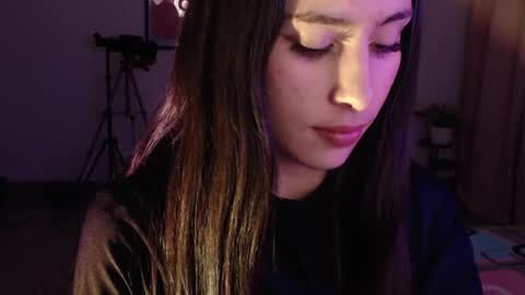 Snapshot of honeyypeaach chatting on February 15, 2025, 1:31 am    online show from February 15, 2025, 1:31 am