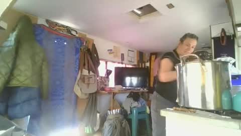 hoodoou online show from February 17, 2026, 8:26 pm