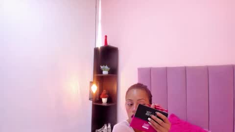 holly online show from November 10, 2025, 8:08 pm