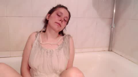 Roxy online show from March 24, 2026, 5:40 pm