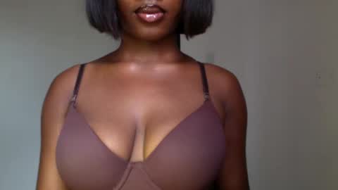 delilah online show from May 13, 2026, 11:51 am