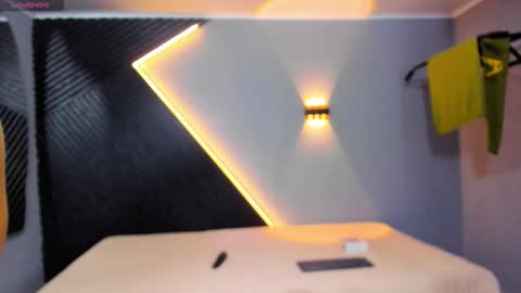 horny_nick18 online show from March 18, 2026, 1:25 pm