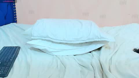 Snapshot of hornybarelylegalgirl chatting on February 7, 2025, 3:41 pm Khloe online show from February 7, 2025, 3:41 pm