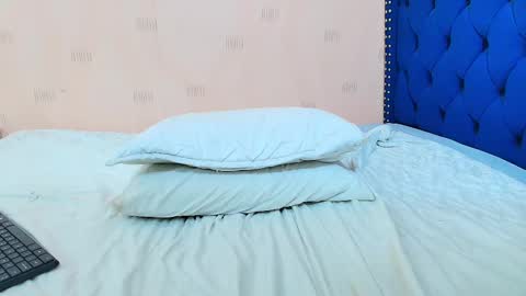 Snapshot of hornybarelylegalgirl chatting on March 2, 2025, 6:51 pm Khloe online show from March 2, 2025, 6:51 pm