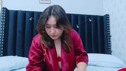 Snapshot of hornybarelylegalgirl chatting on September 21, 2025, 12:29 pm Khloe online show from September 21, 2025, 12:29 pm