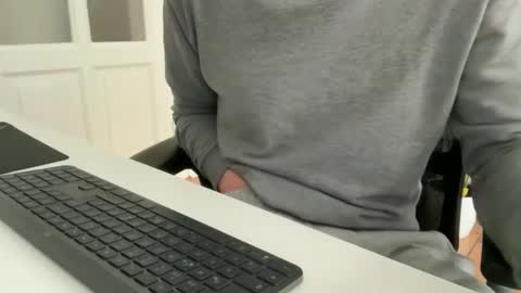 Steve online show from October 9, 2025, 7:17 am