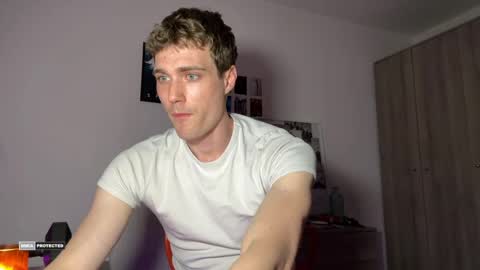 hornytwunk01 online show from April 28, 2026, 8:25 pm