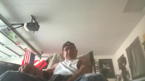 Snapshot of hoss43040 chatting on September 9, 2025, 10:42 pm hoss43040 online show from September 9, 2025, 10:42 pm