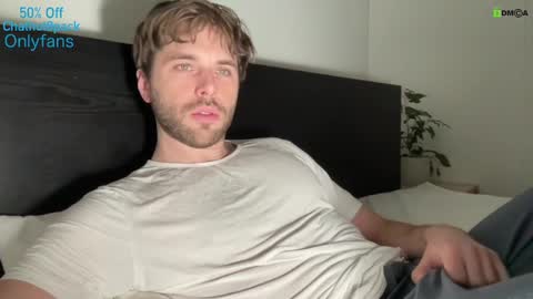 Snapshot of hot8pack01 chatting on January 23, 2025, 12:14 am Edward aka Wolf online show from January 23, 2025, 12:14 am