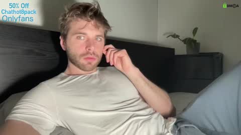 Snapshot of hot8pack01 chatting on March 7, 2025, 10:21 pm Edward aka Wolf online show from March 7, 2025, 10:21 pm