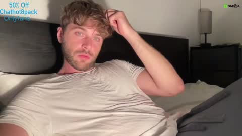 Snapshot of hot8pack01 chatting on September 19, 2025, 3:41 am Edward aka Wolf online show from September 19, 2025, 3:41 am