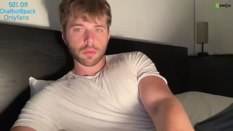 Snapshot of hot8pack01 chatting on September 25, 2025, 6:11 pm Edward aka Wolf online show from September 25, 2025, 6:11 pm